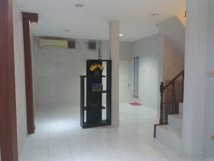 Rumah Disewakan di Komp MPR Cilandak Jakarta Selatan